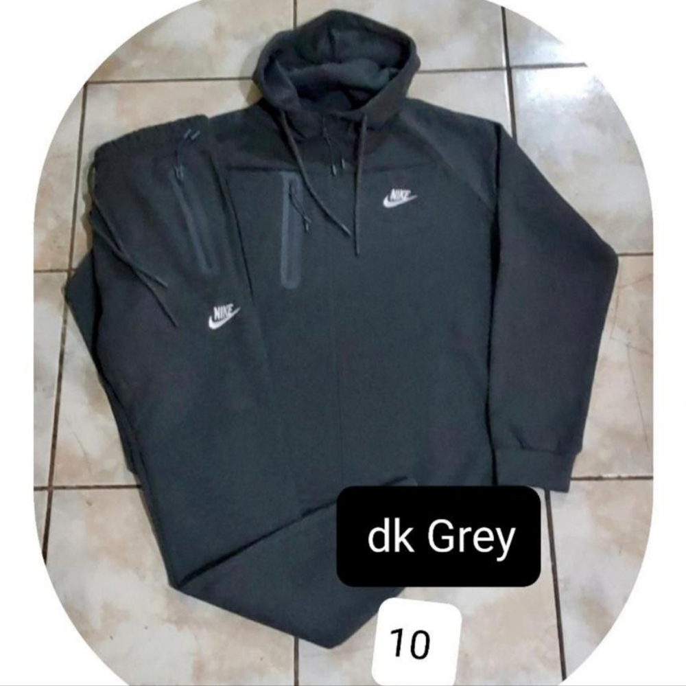 Nike - Picture 9 of 12